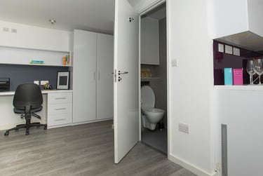1 bed studio, Popes Lane, West Ealing, London, W54NG - Image 5